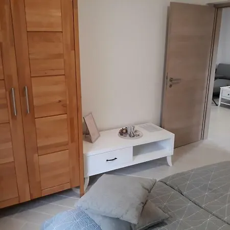 Apartman Niko Sabunike Apartament *