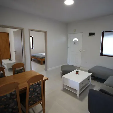 Apartman Niko Sabunike Apartament *